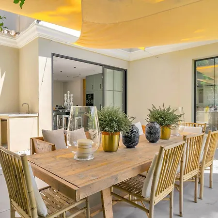 Tropical Villa *