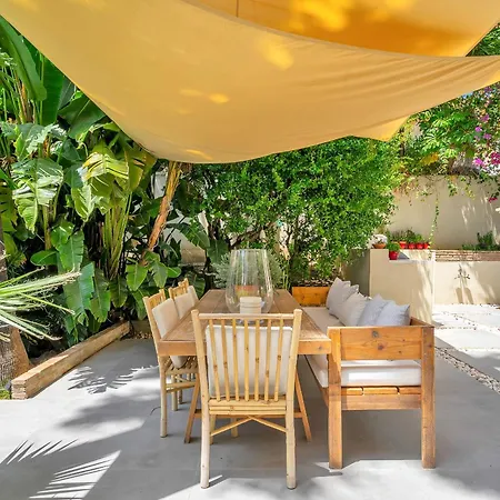 Tropical Villa *